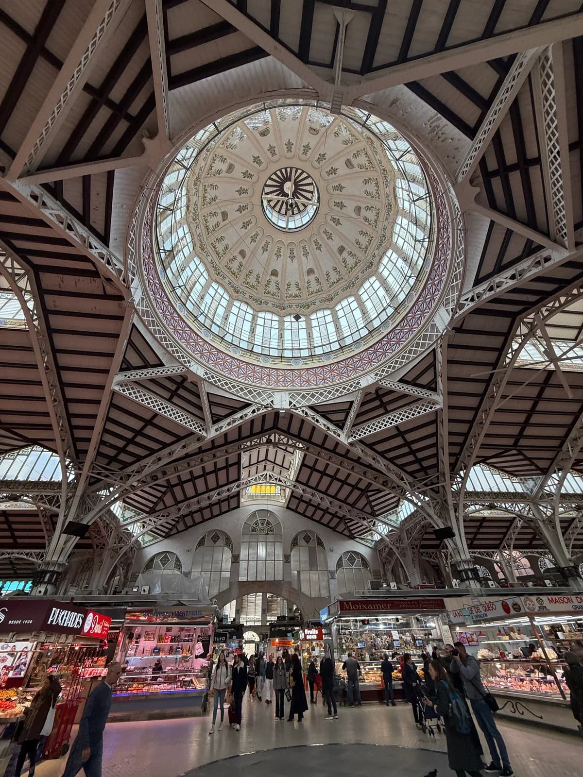 The Tuesday Hunt Around Estación del Norte